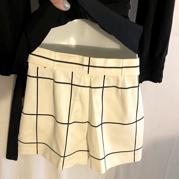 Escada Windowpane Patterned Shorts - Picture 7 of 9